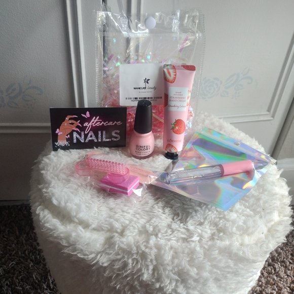 Pink Nail Tool Set - Picture 4 of 4